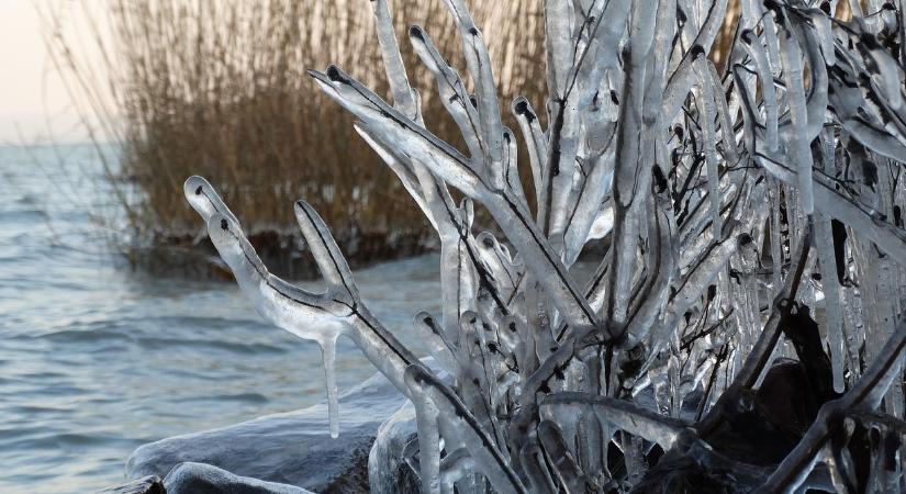Nagy veszély leselkedik mindenkire a Balatonon és a Velencei-tónál