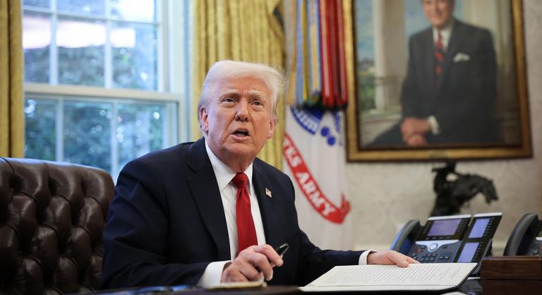 Trump telefonon jelentkezett be a Fox News-nak, most döntenek Venezula sorsáról