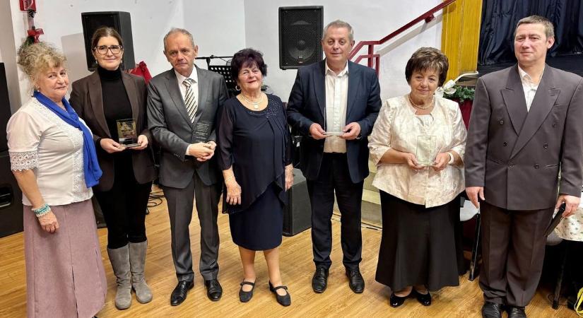 Akikre az idősek mindig számíthatnak – díjat kaptak a vármegye képviselői