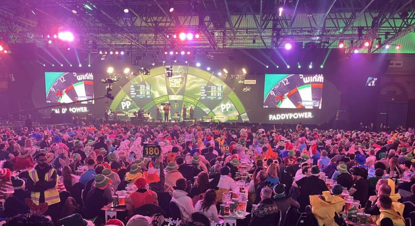 Ki lesz 2026 első világbajnoka? 1 millió font a tét a ma esti darts-vb-döntőn