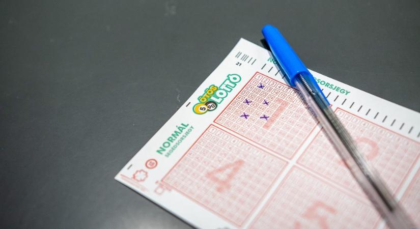 Még a hétvégén is nyerhet, aki így töltötte ki a szelvényét a szilveszteri Szuperlottón