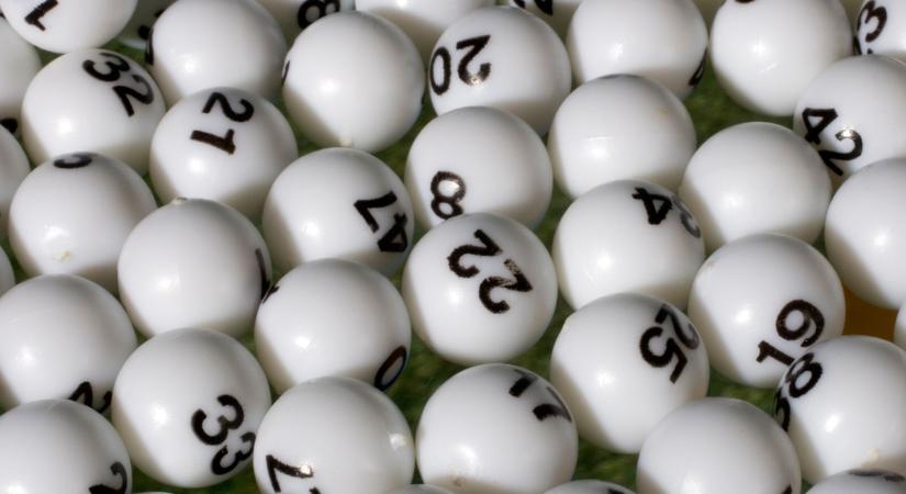 Ne dobd ki! Még most szombaton is nyerhetsz a Szuperlottóval!