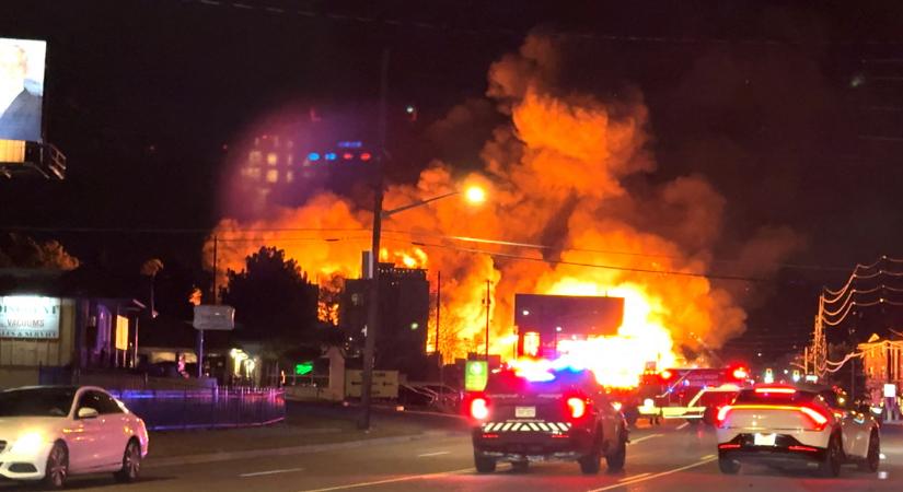 Hatalmas tűz keletkezett egy denveri építkezésen, órákig oltották a tüzet