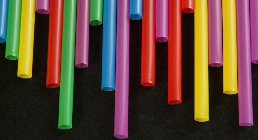 Megdöbbentő, miből készült az első szívószál!