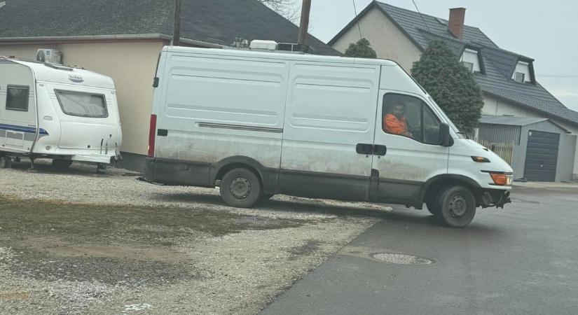 Ki jön legközelebb? Újabb hevesi falvakban bukkantak fel az enyves kezű házalók