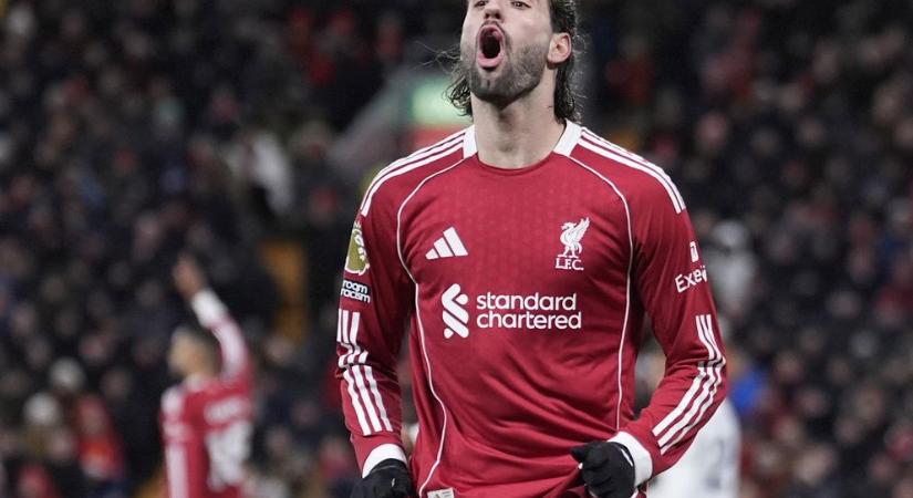 Sokkban Szoboszlai Dominik, Arne Slot szombaton a bejelentett kirúgásról beszélt, egy történet lezárult a Premier League-ben