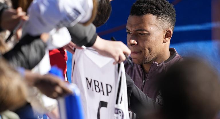 Kényszerű döntést kellett meghoznia Kylian Mbappénak, a városi derbi lebeg a szeme előtt