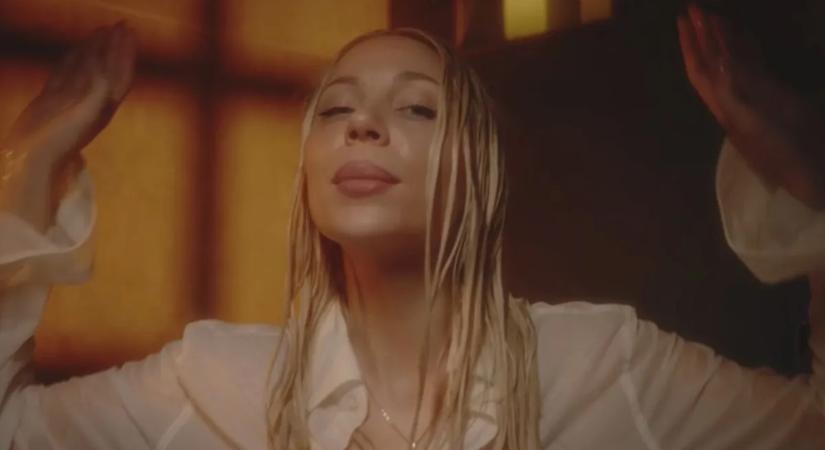 Rémisztő videó: Miss Mood vérző orral, autóbaleset után jelentkezett be – aggódnak a rajongók