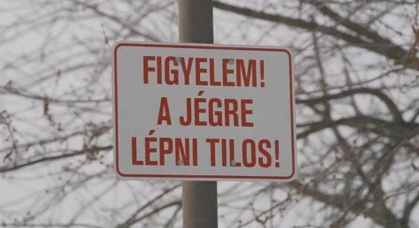 Továbbra is tilos a jégre lépni a Velencei-tavon!