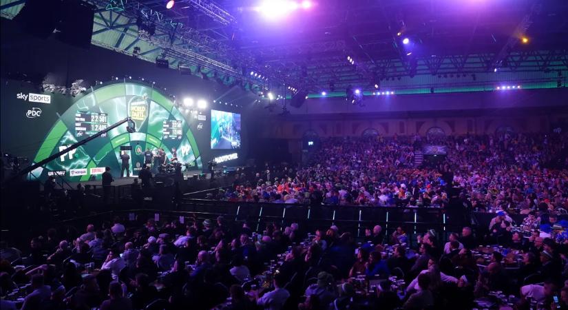 Rejtett mikrofonok, hi-tech kamerák – így kerül képernyőre a darts-vb