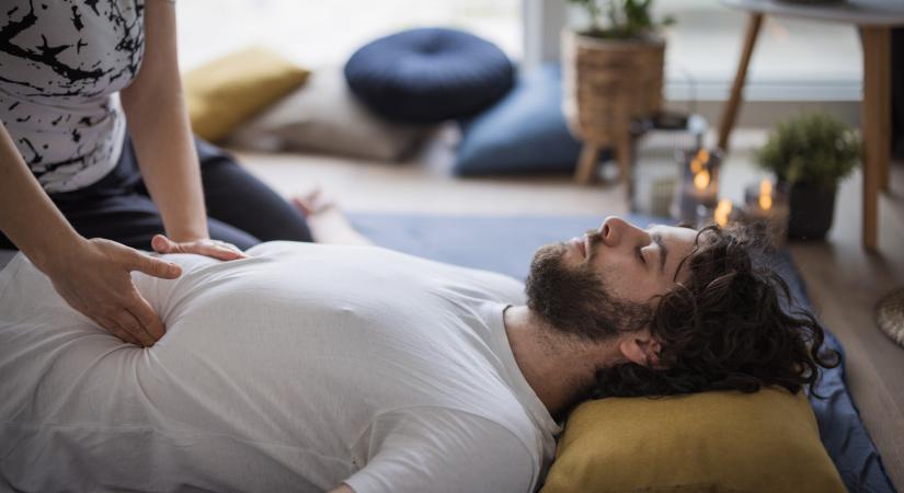 Borda alatti fájdalom: mit jelezhet?