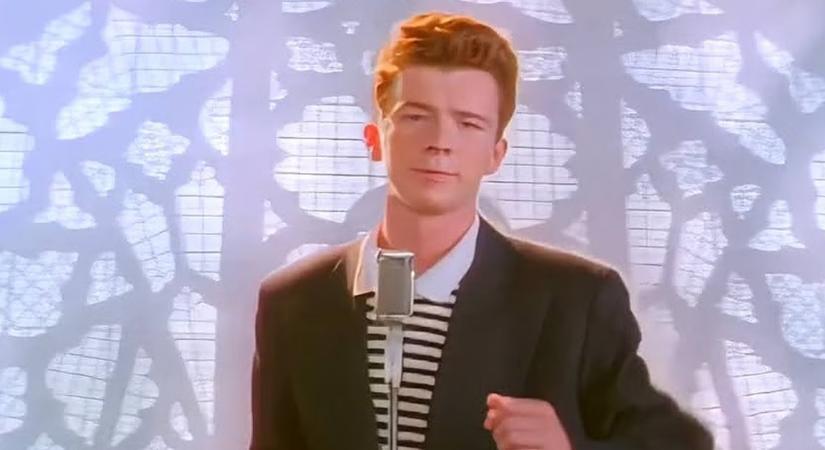 Te kiszúrtad? Rick Astley mémmé vált klipjére is utalnak a Tőrbe ejtve 3-ban