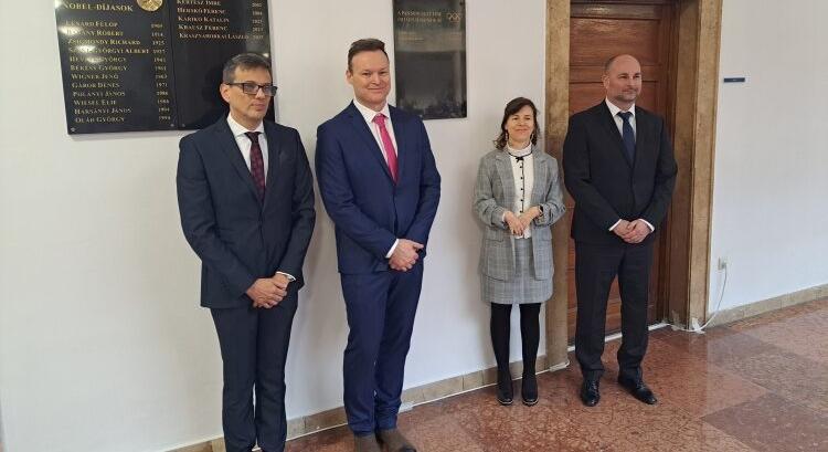 ÚJÉVI FOGADÁS – Kiss Balázs dicsőségtábláját is felavatták