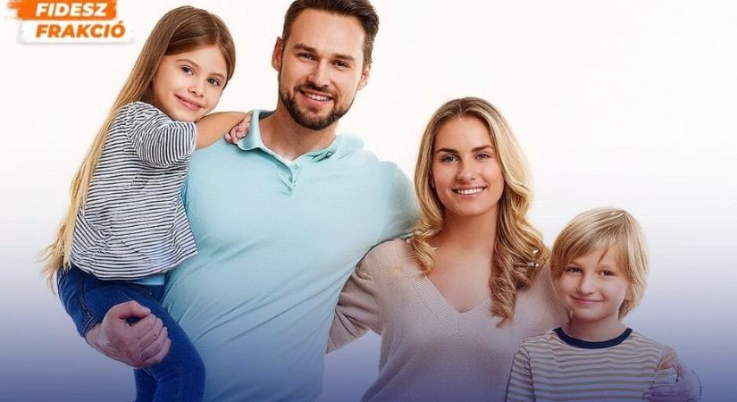 AI-gyanús, bizarr képpel népszerűsíti a Fidesz a családi adókedvezményt