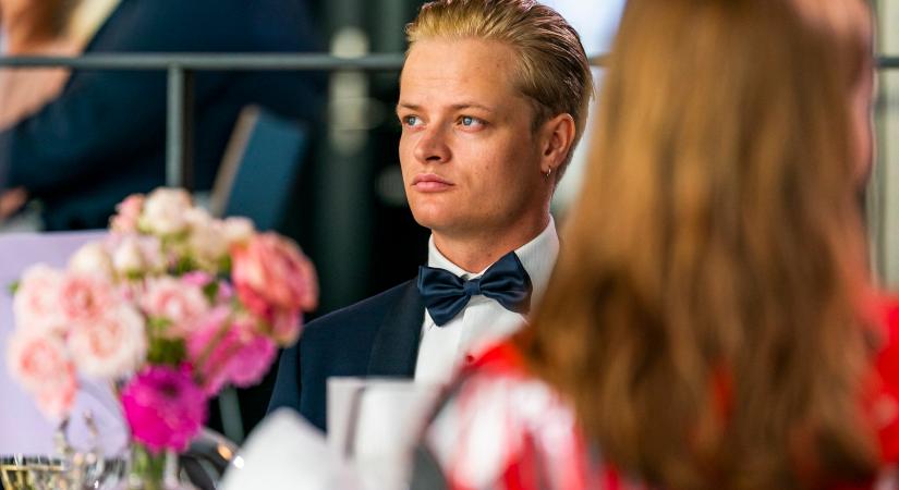 Norvégiában újabb bejelentések érkeztek a családon belüli és szexuális erőszakról Mette-Marit koronahercegnő fiának pere előtt