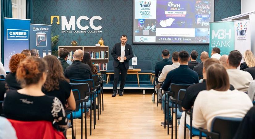 Közösségben a jövő vállalkozói – aktív évet zárt 2025-ben a FIVOSZ Fejér vármegyében