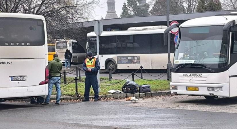 Buszmegálló, bilincsek, Bükk – mutatjuk, mi a közös nevező