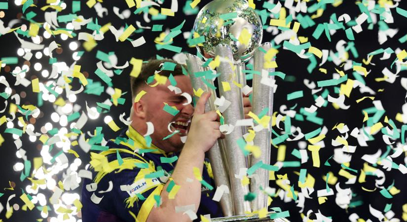 Másodszor is dartsvilágbajnok Luke Littler