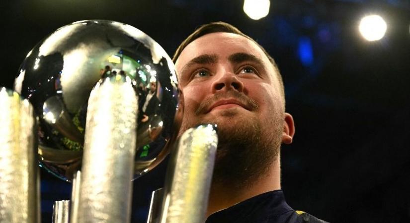 Egy darázs okozta a legnagyobb izgalmakat – nagyon sima meccset hozott a dartsvilágbajnokság döntője