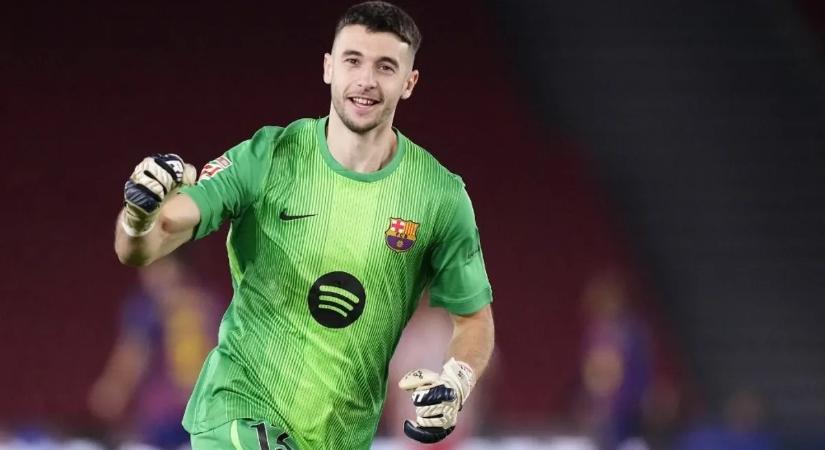 Saját csapattársát is feláldozta, hőssé vált az árulónak nevezett Barcelona-kapus – videó