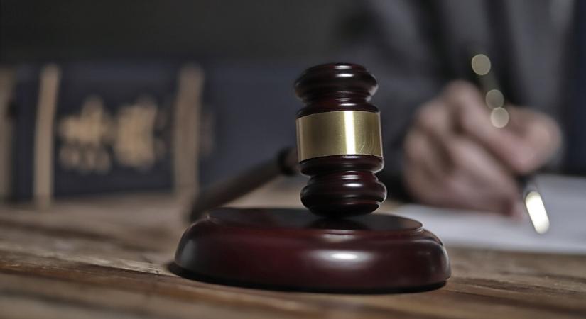 Késsel fenyegette az orvost, aki nem írt fel neki eg gyógyszert