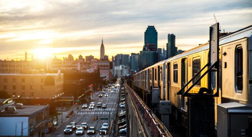 Orvostanhallgató lökött a metró elé egy 73 éves nyugdíjast – gyilkossági kísérlet a vád