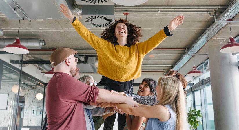 Utálod a munkádat, de nem mondhatsz fel? Ez az 5 tipp segít, hogy elviselhetőbbek legyenek a napjaid!