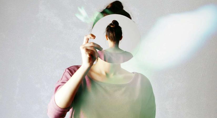 Az imposztorszindróma gyakrabban érinti a nőket – de hogyan válhat erőforrássá?