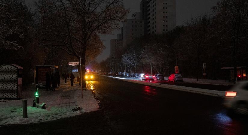 Sokkoló sötétség Berlinben, gyújtogatás állhat a háttérben