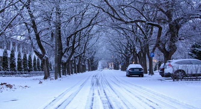 Dél és kelet is friss hóra ébredt vasárnap