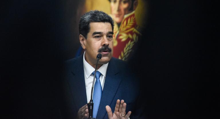 Kína felszólította az Egyesült Államokat, hogy „azonnal” engedjék szabadon Madurót