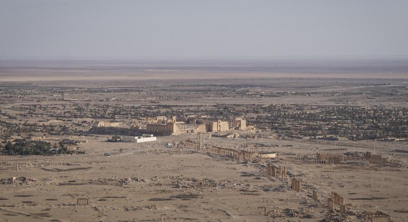 A britek és a franciák közösen bombázták szét az Iszlám Állam fontos bázisát