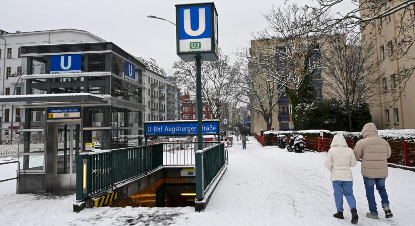 Tízezrek maradtak áram nélkül a téli hidegben Berlinben, csütörtökig szerelik a kigyulladt vezetéket, addig nem áll helyre a szolgáltatás