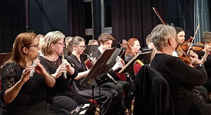 Újévi koncerttel segítenek Szőnyben: a bevételt a rászorulók javára ajánlják fel