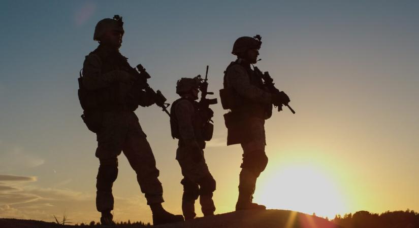 17 éve készült, mégis máig a legpontosabb háborús sorozat az HBO Maxon