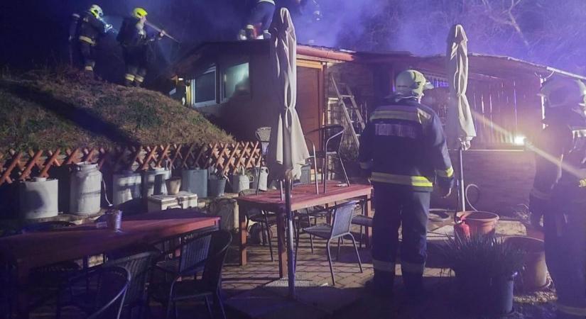 Kigyulladt egy népszerű balatoni csárda