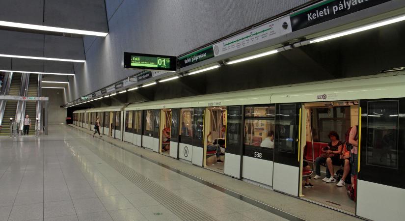 Kőkemény jelenetek a fővárosi metróban, afrikai férfi műsora sokkolta az utazóközönséget