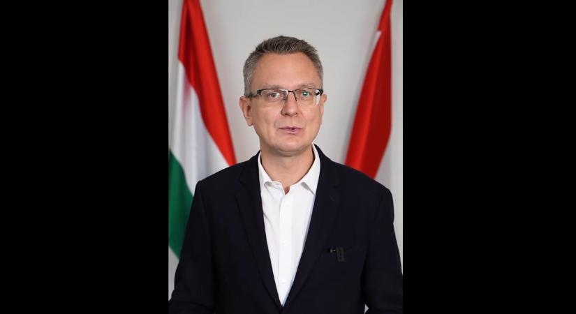 Rétvári Bence: Újabb év, újabb tanár béremelés!