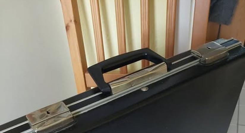 Neked volt ilyen? – Diplomata táska, az iskolai óra gyilkosa