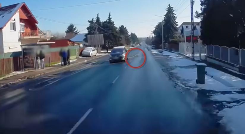 Nem hiszel a szemednek! Három sofőr hajmeresztő mutatványa az ünnepi közlekedésben