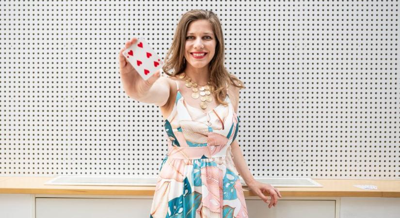 Egy papírlapból húszezrest, a nézőből sztárt csinál – mi kell ahhoz, hogy valakiből bűvész legyen?