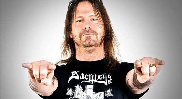 Gary Holt: „Egyik nap turné, a másikon kutyaszart szedtem”