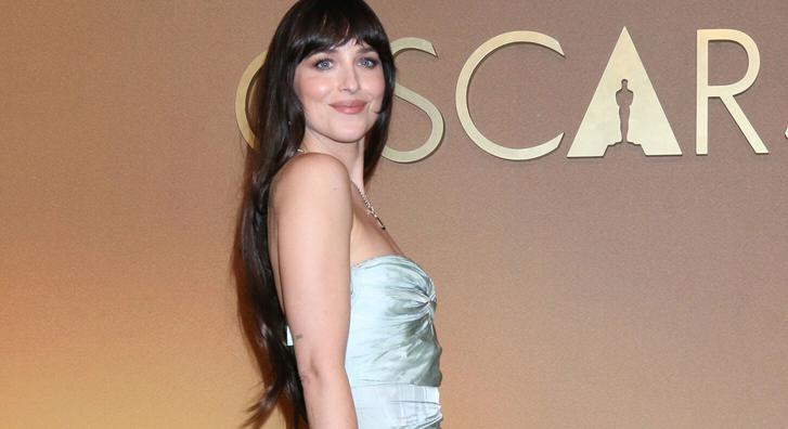 8 évvel fiatalabb énekes rabolhatta el Dakota Johnson szívét