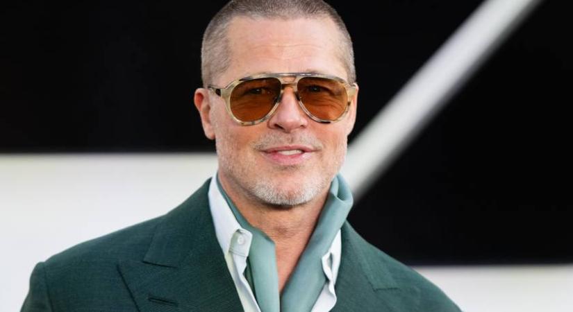 Brad Pitt így festett, mikor a Dallasban szerepelt: videón a jelenet, amire már kevesen emlékezhetnek