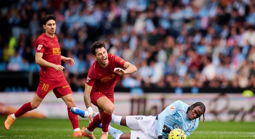 Nagy zakót kaptak a kedvencek, a szurkolók a csapatbuszon töltötték ki haragjukat