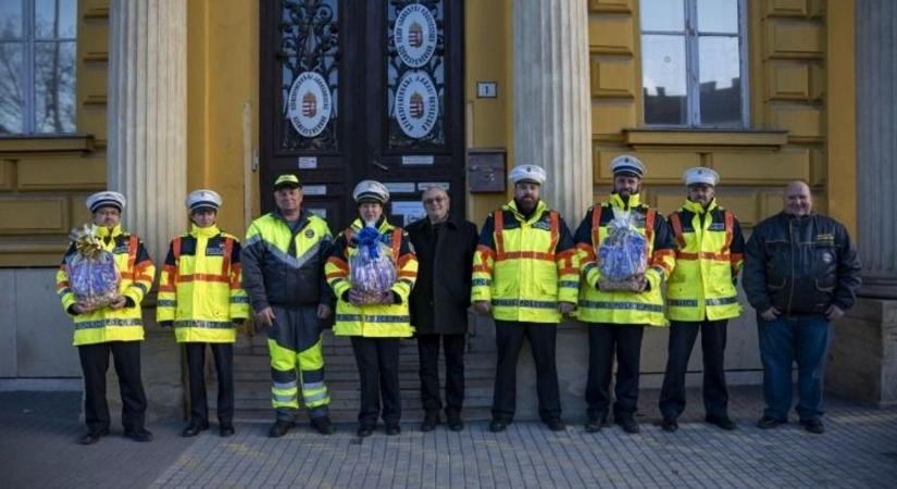 Köszönet a volán mögött és az utak mentén végzett szolgálatért