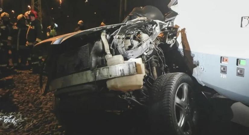 Azt gondolta, még átér? Négyen haltak meg a zempléni vonatbalesetben – videó