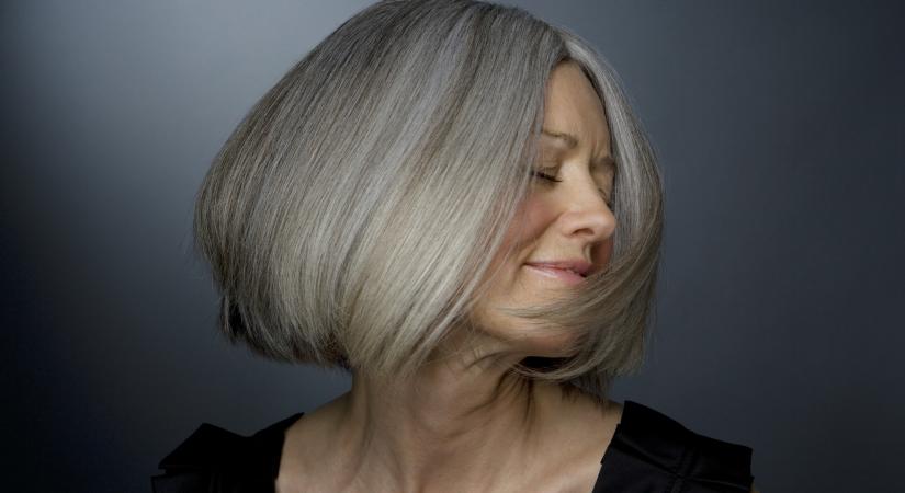 Viszlát hajfesték: az új trend, ami elfedi az ősz hajszálakat és segít fiatalabbnak látszani