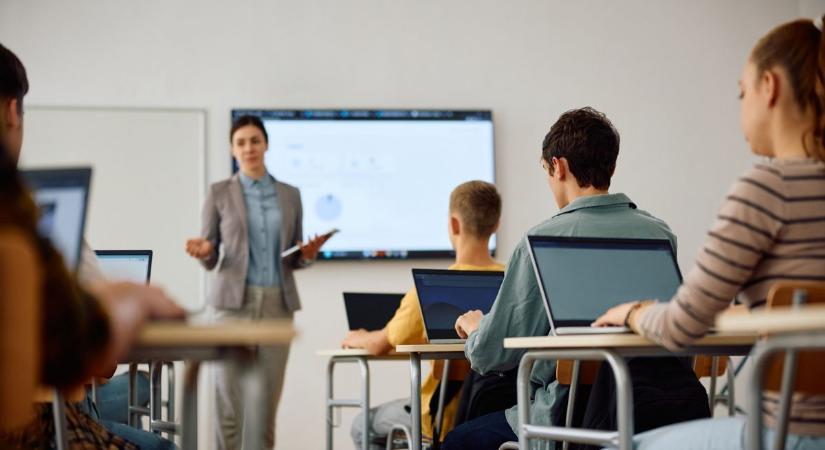 Így néz ki a tanév, hosszú lesz a tavaszi szünet, átmeneti változást hoz az érettségi szünet