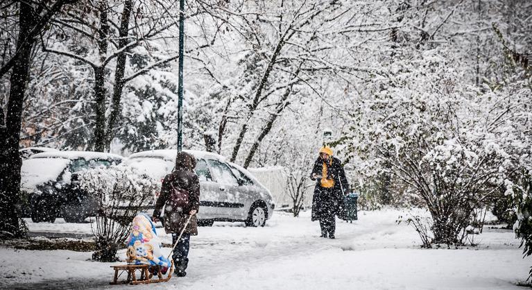 Figyelmeztetést adott ki a HungaroMet, évek óta nem látott mennyiségű hó lepheti el az országot